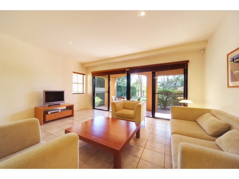 3264 Palladian Drive, Hope Island QLD 4212