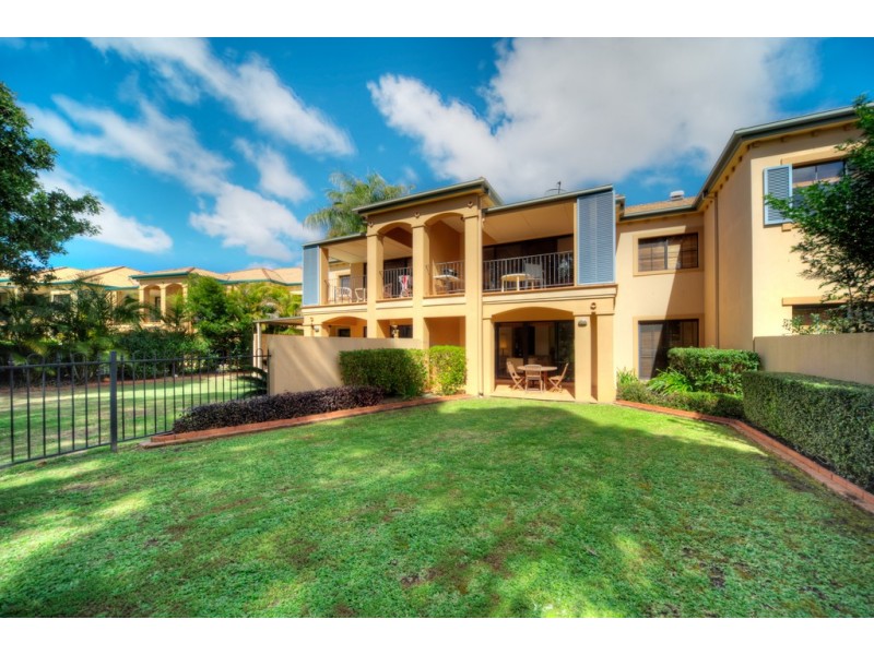 3264 Palladian Drive, Hope Island QLD 4212