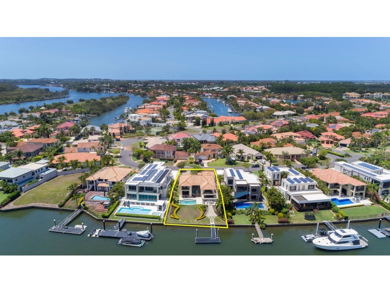 1673 Riverdale Drive, Hope Island QLD 4212