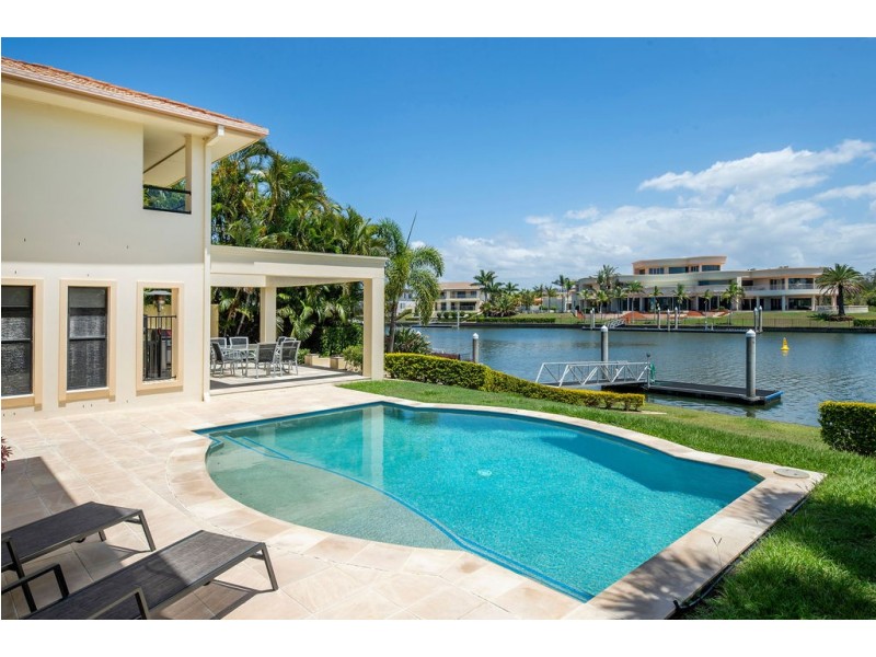 1673 Riverdale Drive, Hope Island QLD 4212