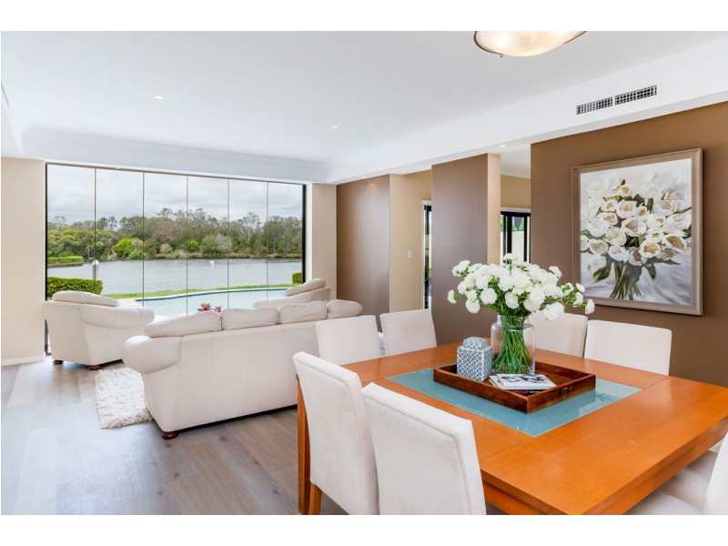 1673 Riverdale Drive, Hope Island QLD 4212