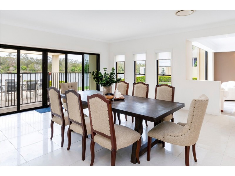 1673 Riverdale Drive, Hope Island QLD 4212