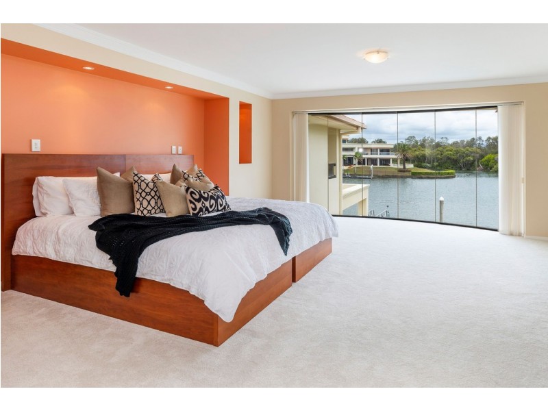 1673 Riverdale Drive, Hope Island QLD 4212