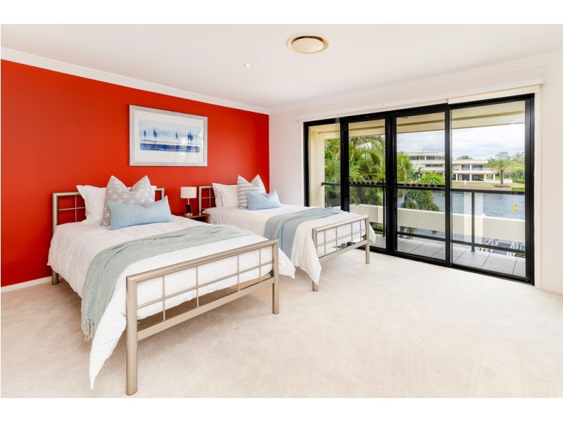 1673 Riverdale Drive, Hope Island QLD 4212