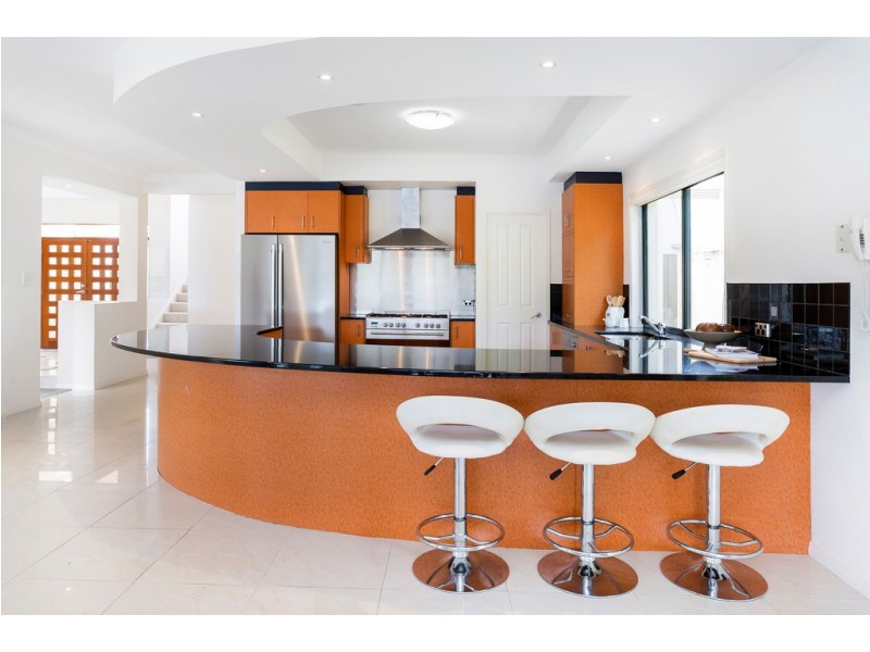 1673 Riverdale Drive, Hope Island QLD 4212