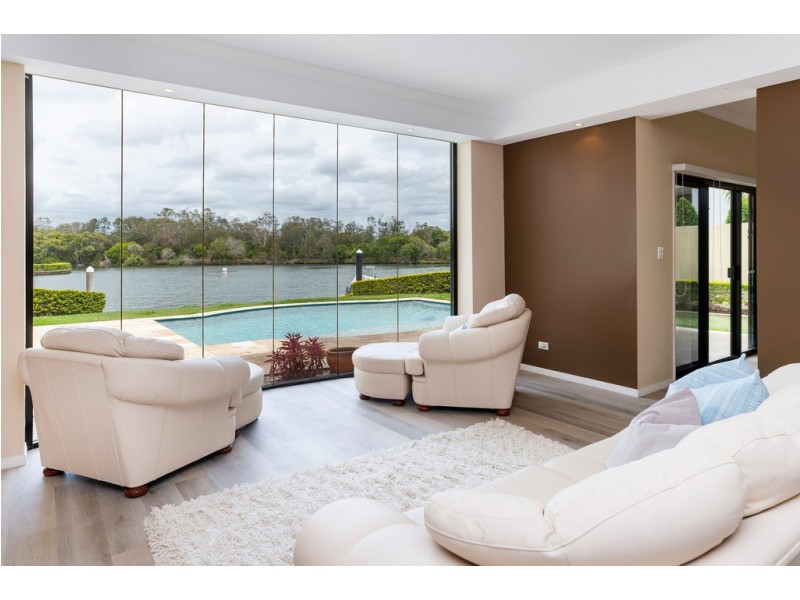 1673 Riverdale Drive, Hope Island QLD 4212