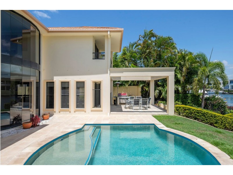 1673 Riverdale Drive, Hope Island QLD 4212