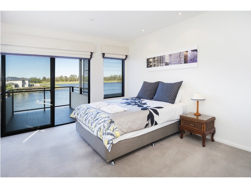 6065 Lugano Drive, Hope Island QLD 4212