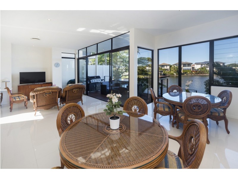 6065 Lugano Drive, Hope Island QLD 4212