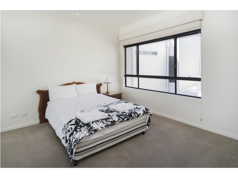 6065 Lugano Drive, Hope Island QLD 4212