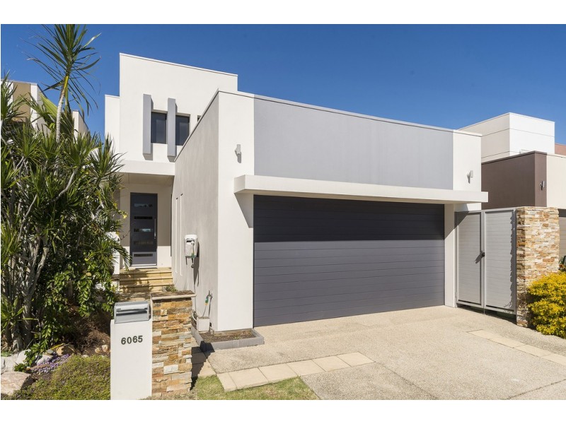6065 Lugano Drive, Hope Island QLD 4212