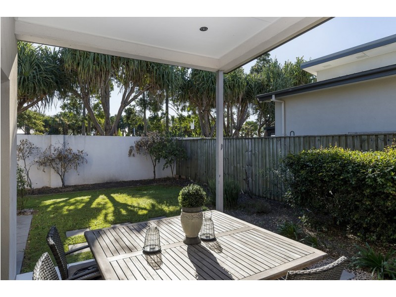 17 Galley Road, Hope Island QLD 4212