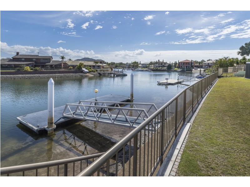 19 Kikori Crescent, Runaway Bay QLD 4216