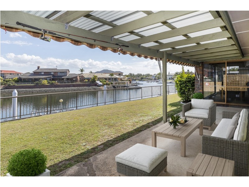 19 Kikori Crescent, Runaway Bay QLD 4216