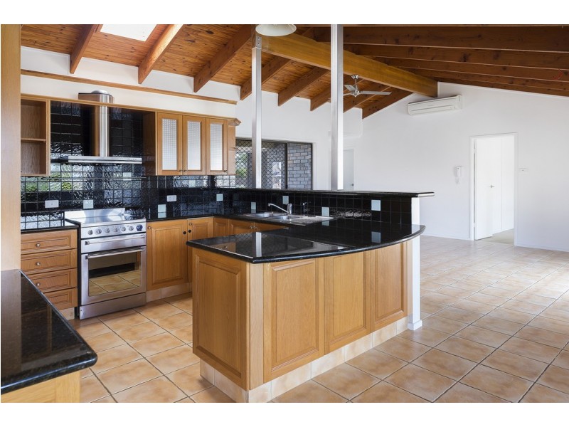 19 Kikori Crescent, Runaway Bay QLD 4216