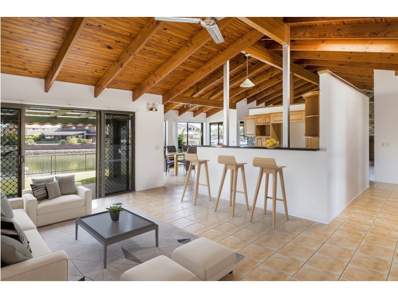 19 Kikori Crescent, Runaway Bay QLD 4216