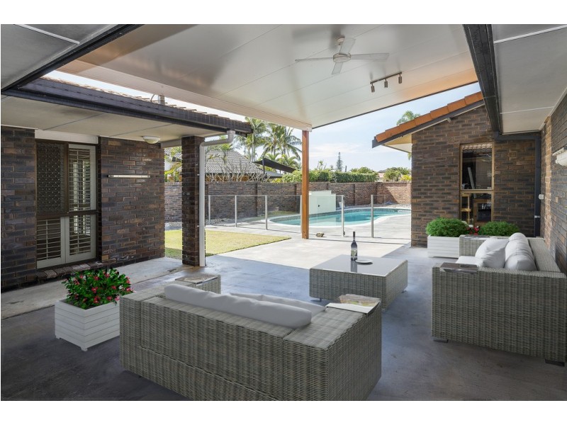 19 Kikori Crescent, Runaway Bay QLD 4216