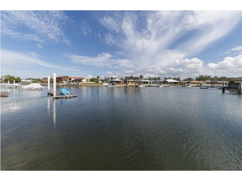 19 Kikori Crescent, Runaway Bay QLD 4216