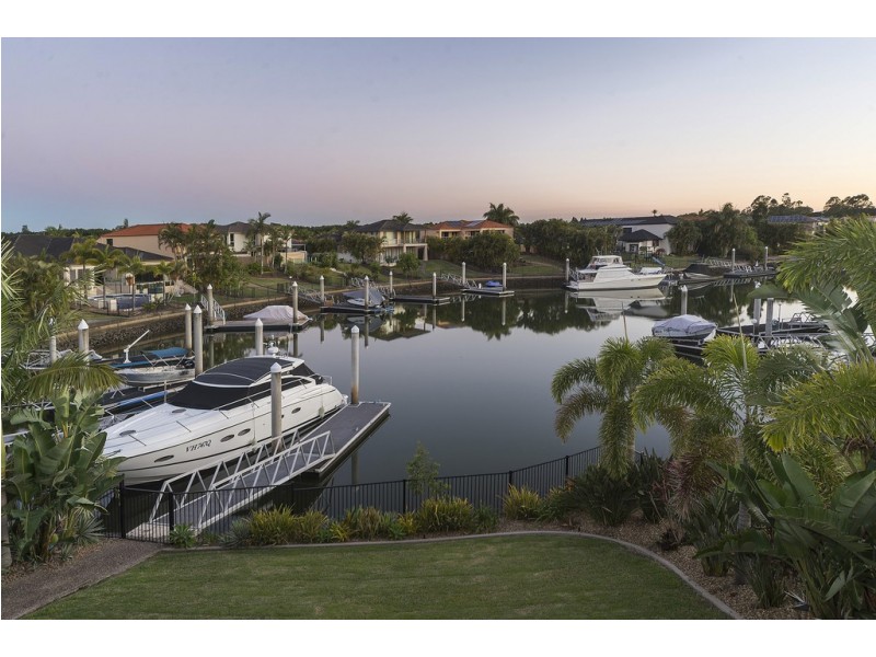 2136 Beaufort Way, Hope Island QLD 4212