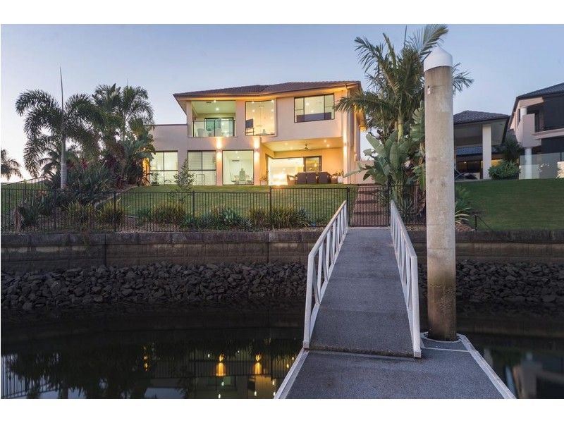 2136 Beaufort Way, Hope Island QLD 4212