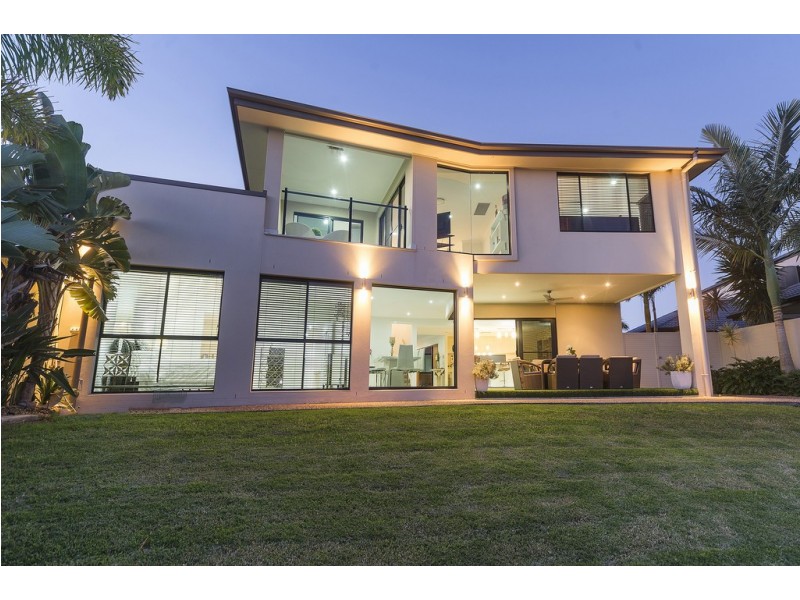 2136 Beaufort Way, Hope Island QLD 4212