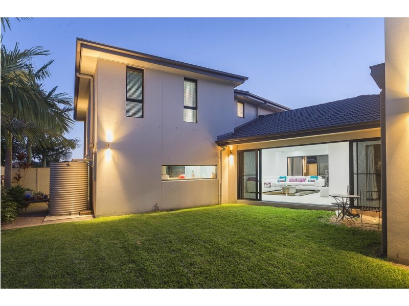2136 Beaufort Way, Hope Island QLD 4212