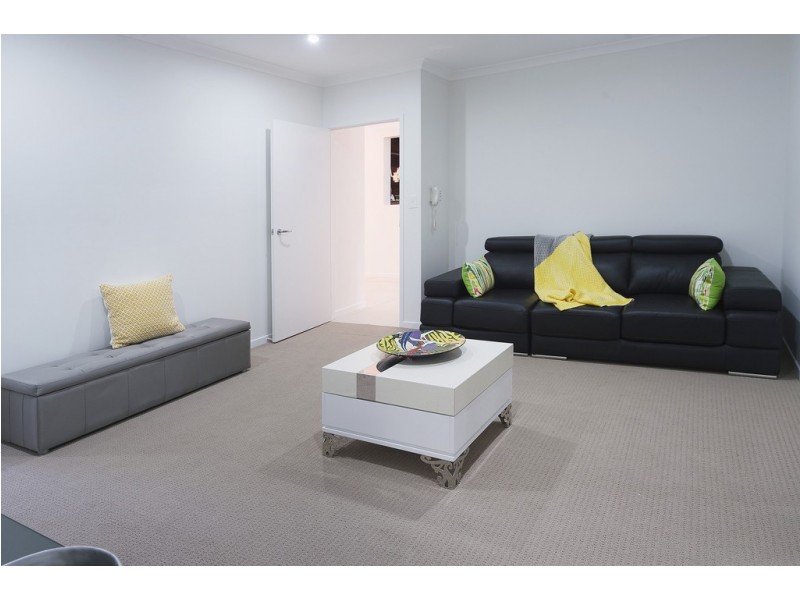 2136 Beaufort Way, Hope Island QLD 4212