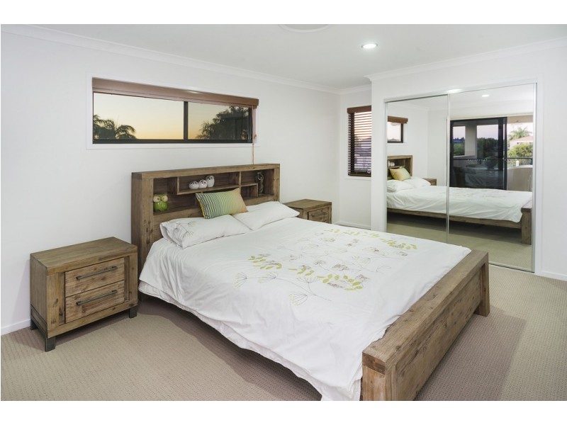 2136 Beaufort Way, Hope Island QLD 4212