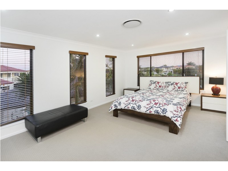 2136 Beaufort Way, Hope Island QLD 4212