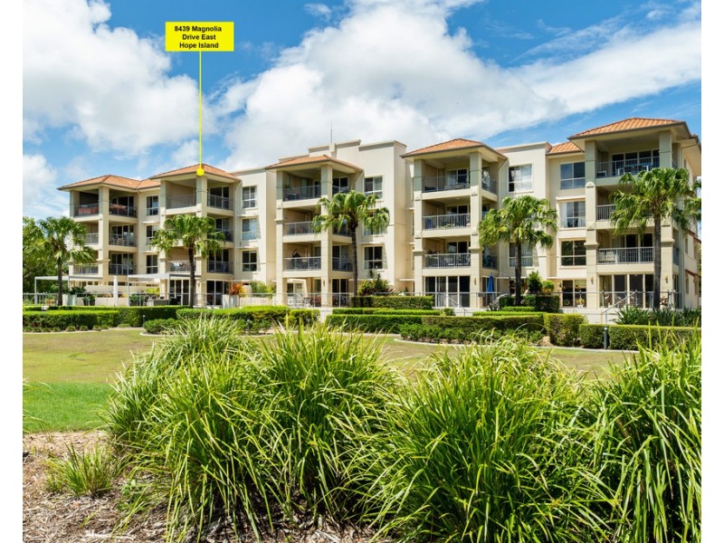 8439 Magnolia Drive East, Hope Island QLD 4212