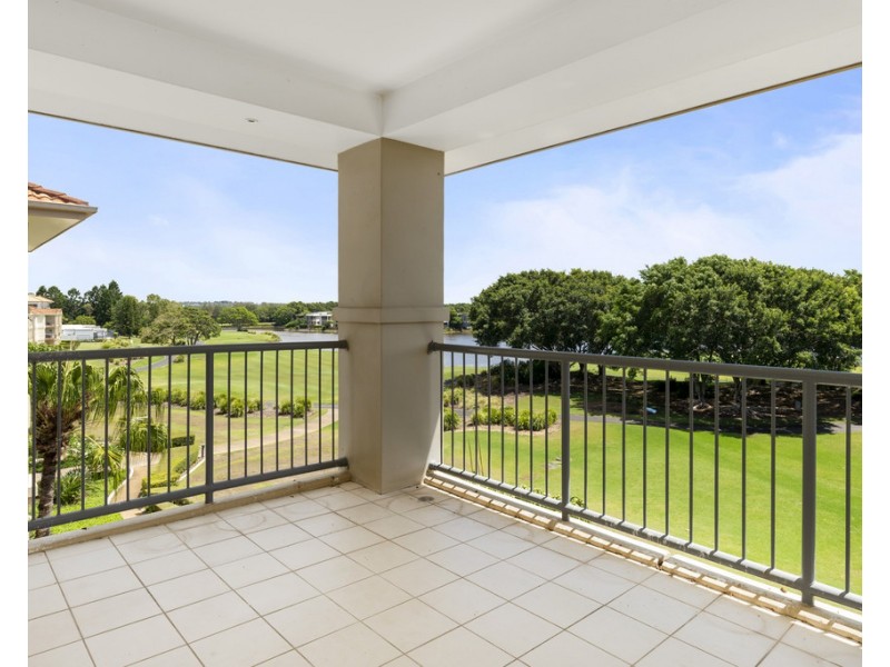 8439 Magnolia Drive East, Hope Island QLD 4212