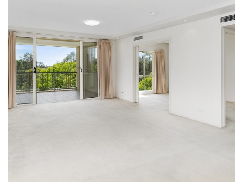 8439 Magnolia Drive East, Hope Island QLD 4212