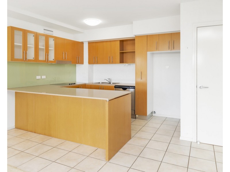 8439 Magnolia Drive East, Hope Island QLD 4212