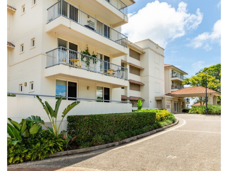 8439 Magnolia Drive East, Hope Island QLD 4212
