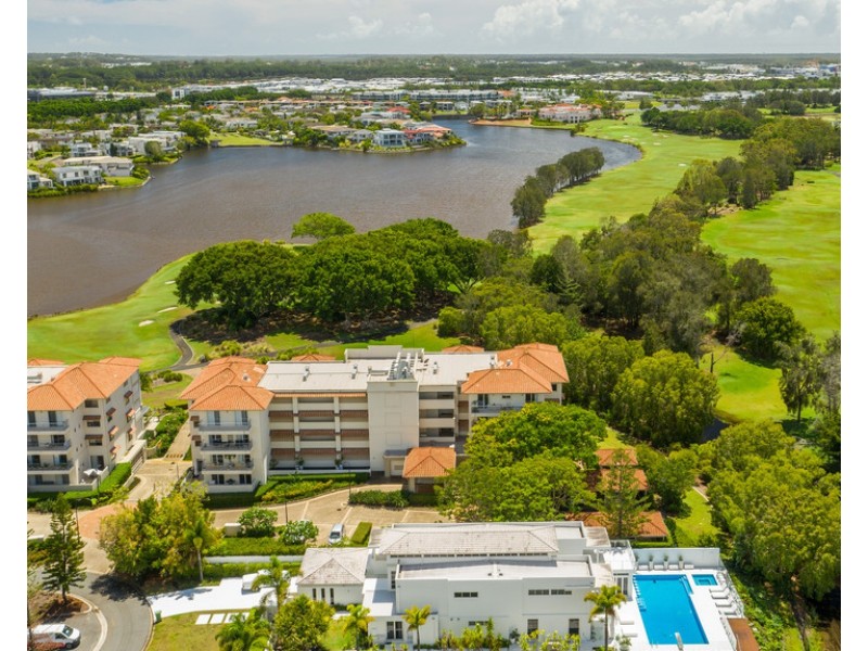 8439 Magnolia Drive East, Hope Island QLD 4212