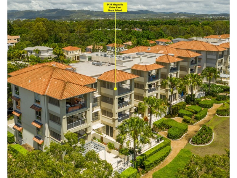8439 Magnolia Drive East, Hope Island QLD 4212