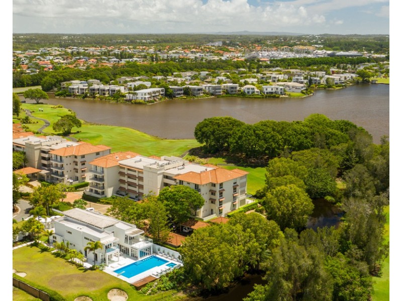 8439 Magnolia Drive East, Hope Island QLD 4212
