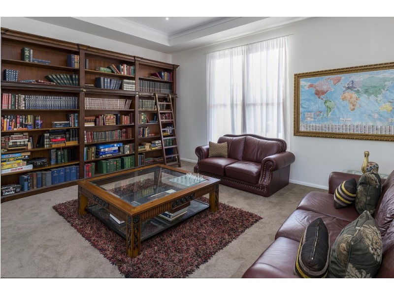 2 Ginger Rogers Road, Maudsland QLD 4210
