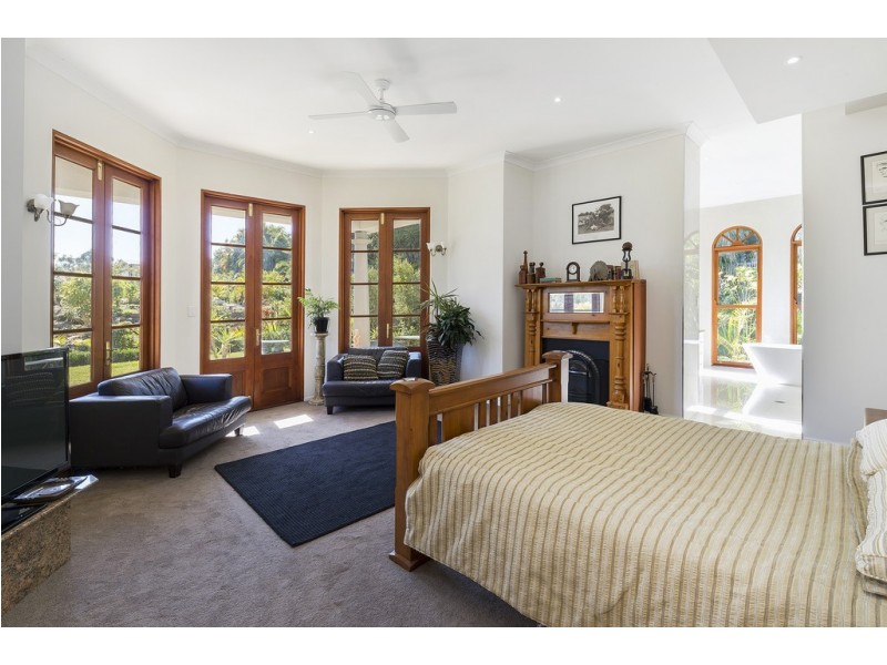 2 Ginger Rogers Road, Maudsland QLD 4210