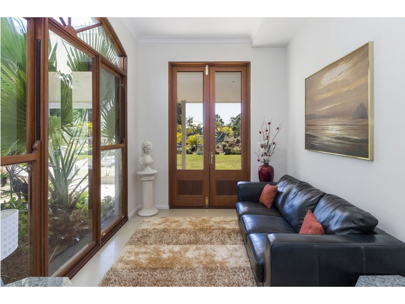 2 Ginger Rogers Road, Maudsland QLD 4210