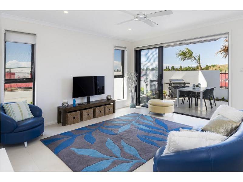 2 Regent Lane, Hope Island QLD 4212