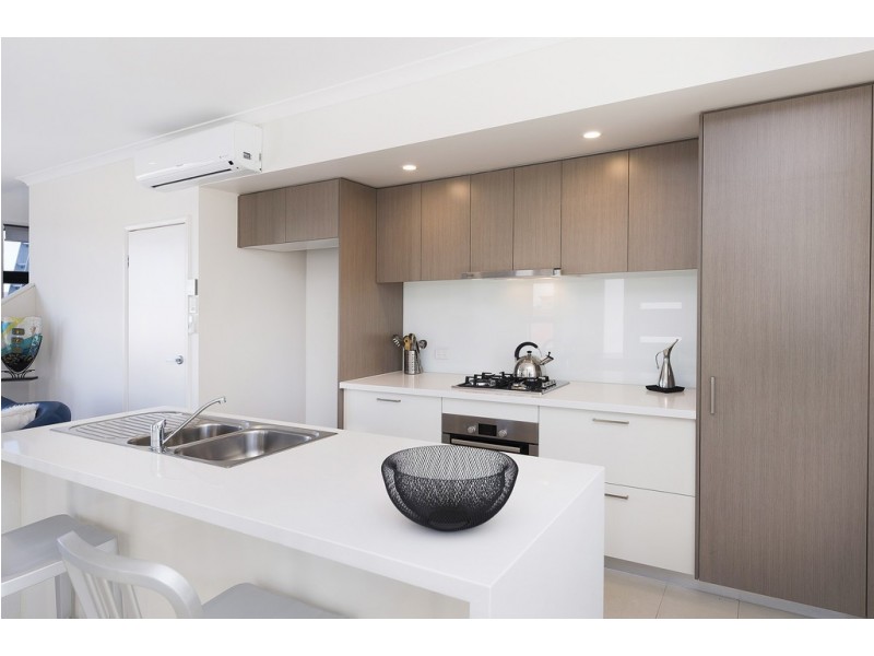 2 Regent Lane, Hope Island QLD 4212