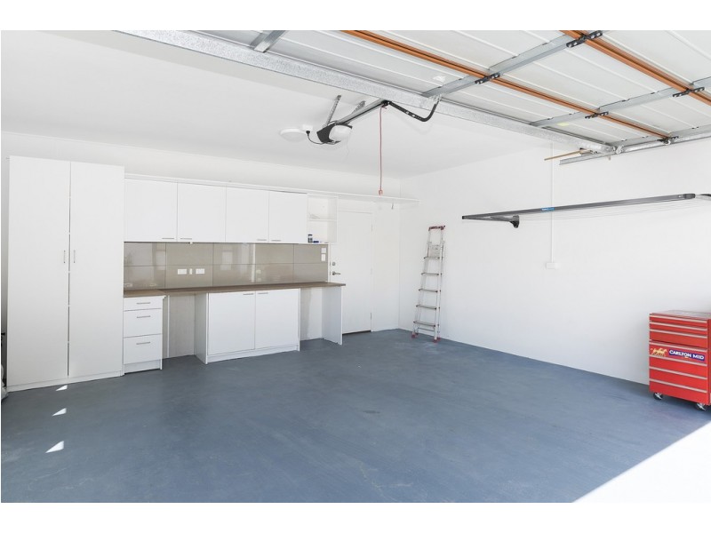 2 Regent Lane, Hope Island QLD 4212