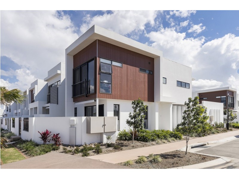 2 Regent Lane, Hope Island QLD 4212