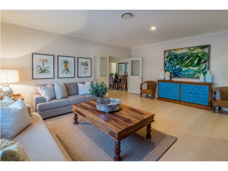 2006 Gracemere Gardens Circuit, Hope Island QLD 4212