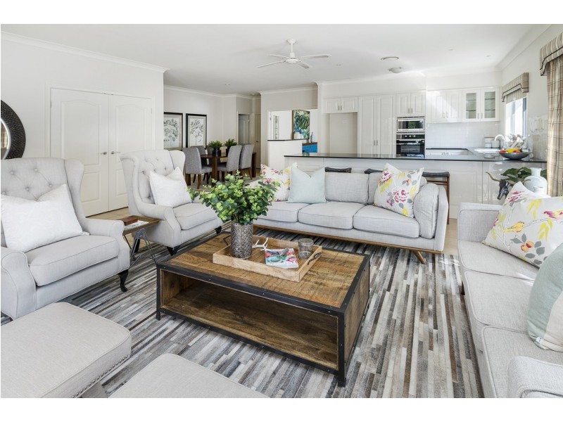 2006 Gracemere Gardens Circuit, Hope Island QLD 4212