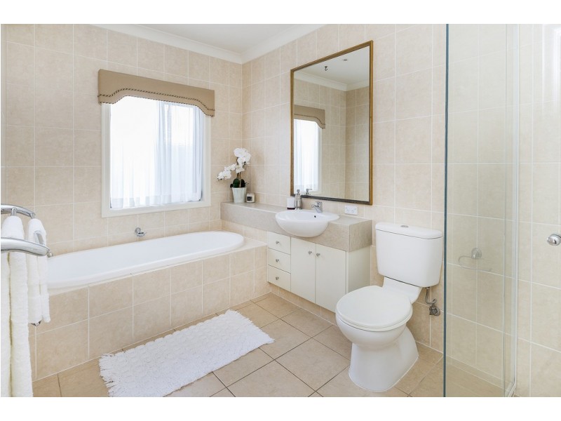 2006 Gracemere Gardens Circuit, Hope Island QLD 4212