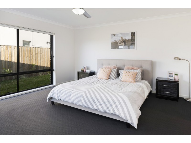 76 North View Street, Hope Island QLD 4212