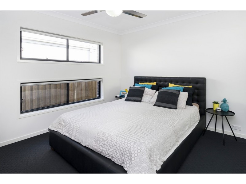 76 North View Street, Hope Island QLD 4212