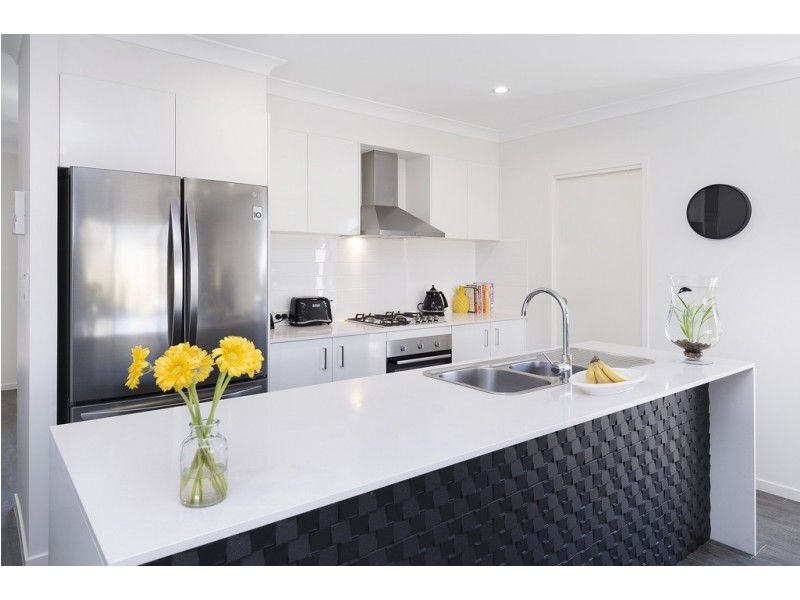 76 North View Street, Hope Island QLD 4212